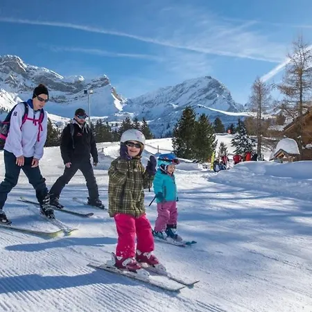 Han/Misafirhane Modern Mountain Room With Shared Bathroom At 500M To Ski Lifts And Leysin Center *