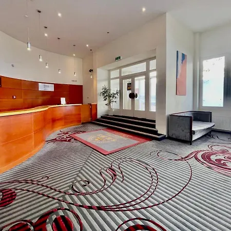 Modern Mountain Room With Shared Bathroom At 500M To Ski Lifts And Leysin Center * Лейсен